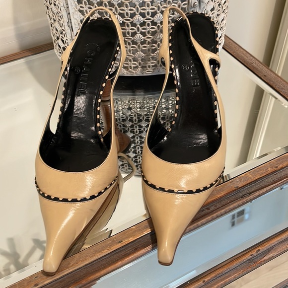 Chanel heals - Picture 4 of 12